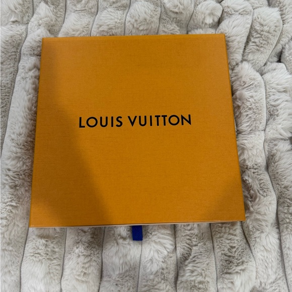 Louis Vuitton beanie - Picture 5 of 8